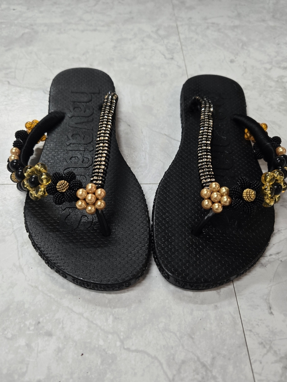 NEW HAVAIANAS Black Beaded Flip Flops Women's 9/10 US Embellished/Decorated